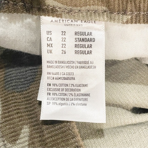 American Eagle Plus Sz 22 Green High Rise Corduroy Camo Mom Jeans‎ Super Stretch - Picture 3 of 5
